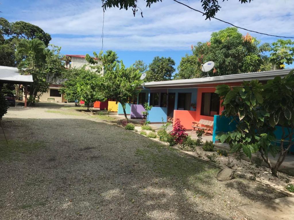 Cabinas Surf Side Cahuita Exterior foto
